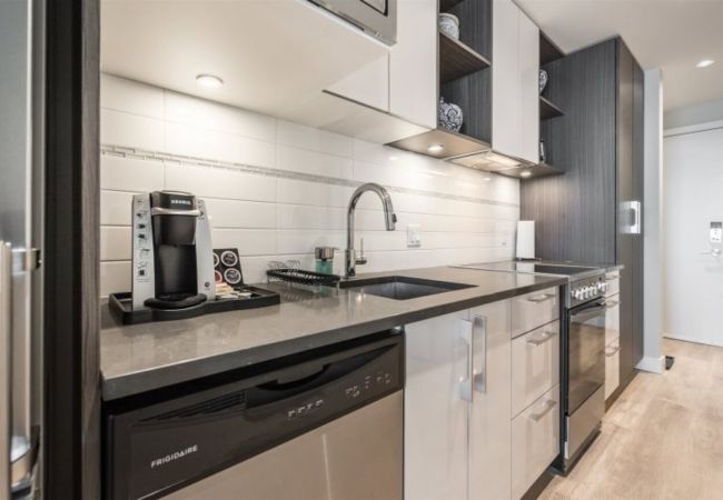 Apartment in Victoria - Sleek and Modern 1 BR with Balcony in Historic Chinatown